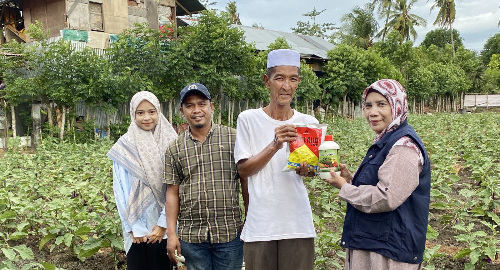 Penyuluhan Penanganan Hama Putih pada Tanaman Terong di Desa Lampuja