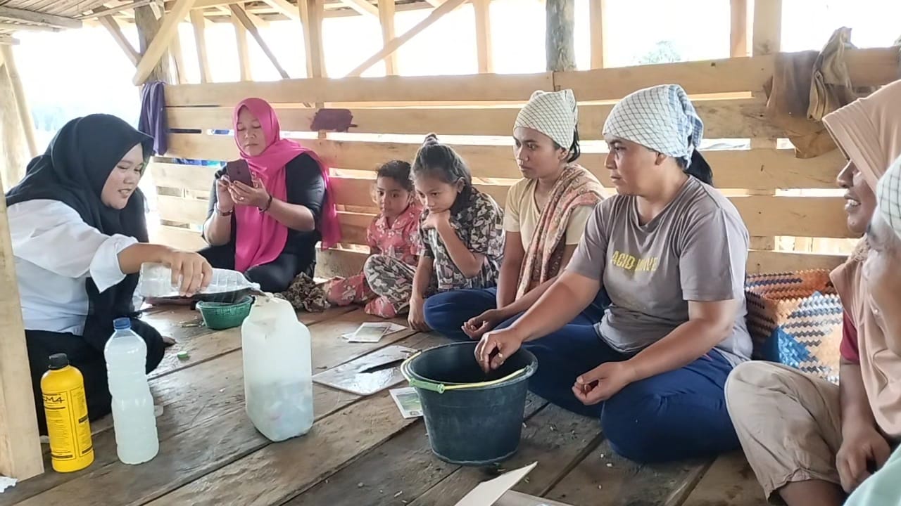 Pembuatan Pupuk Organik Cair Menggunakan Limbah Rumah Tangga