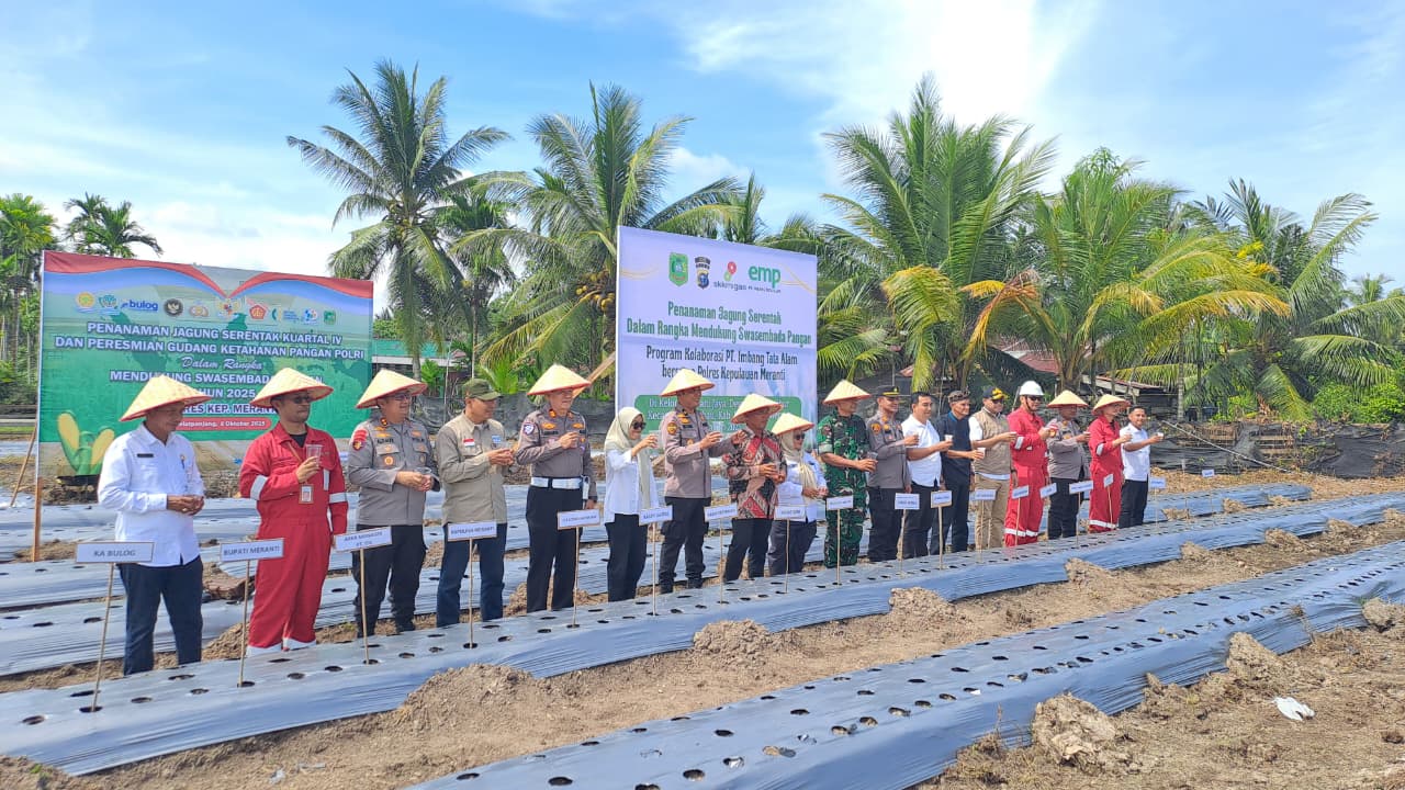 KOLABORASI PT. ITA DAN KAPOLRES KEPULAUAN MERANTI TANAM JAGUNG DUKUNG SWASEMBADA PANGAN NASIONAL