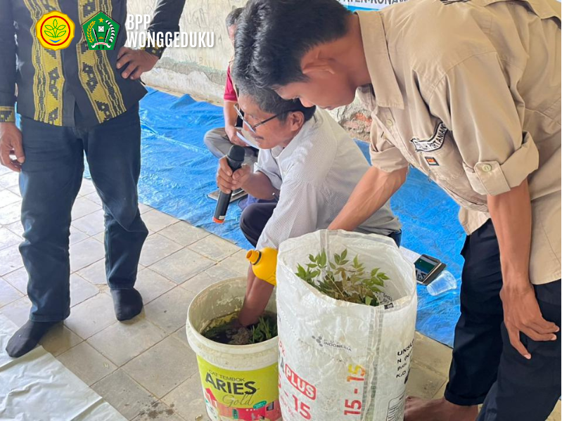 PESTISIDA NABATI (EKSTRAK DAUN MIMBA)