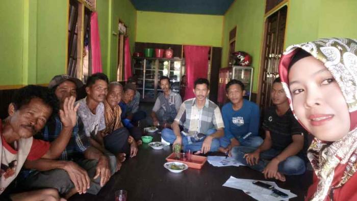 Penyuluhan Sanitasi Kandang Unggas di Kelompok Ternak Usaha Bersama Desa Rantau Karau Hilir