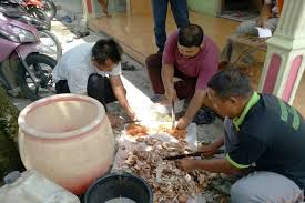 Praktek Dan Cara Membuat Mol  Di Kwt Karya Tani Kel. Purbalingga Kidul Kec. Purbalingga