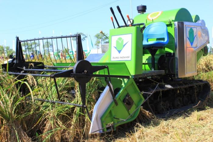 COMBINE HARVESTER: Cara Panen Lebih Efisien