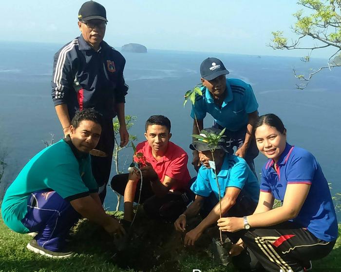 Penanaman Mangga Harum manis di Subak Abian Giri Lestarri Desa Bugbug