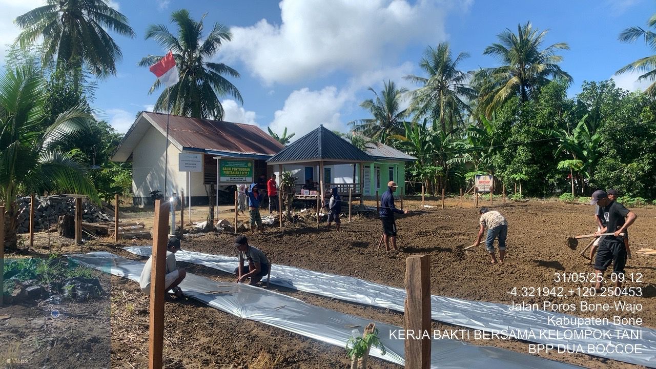 KERJA BAKTI PEMBUATAN BEDENGAN