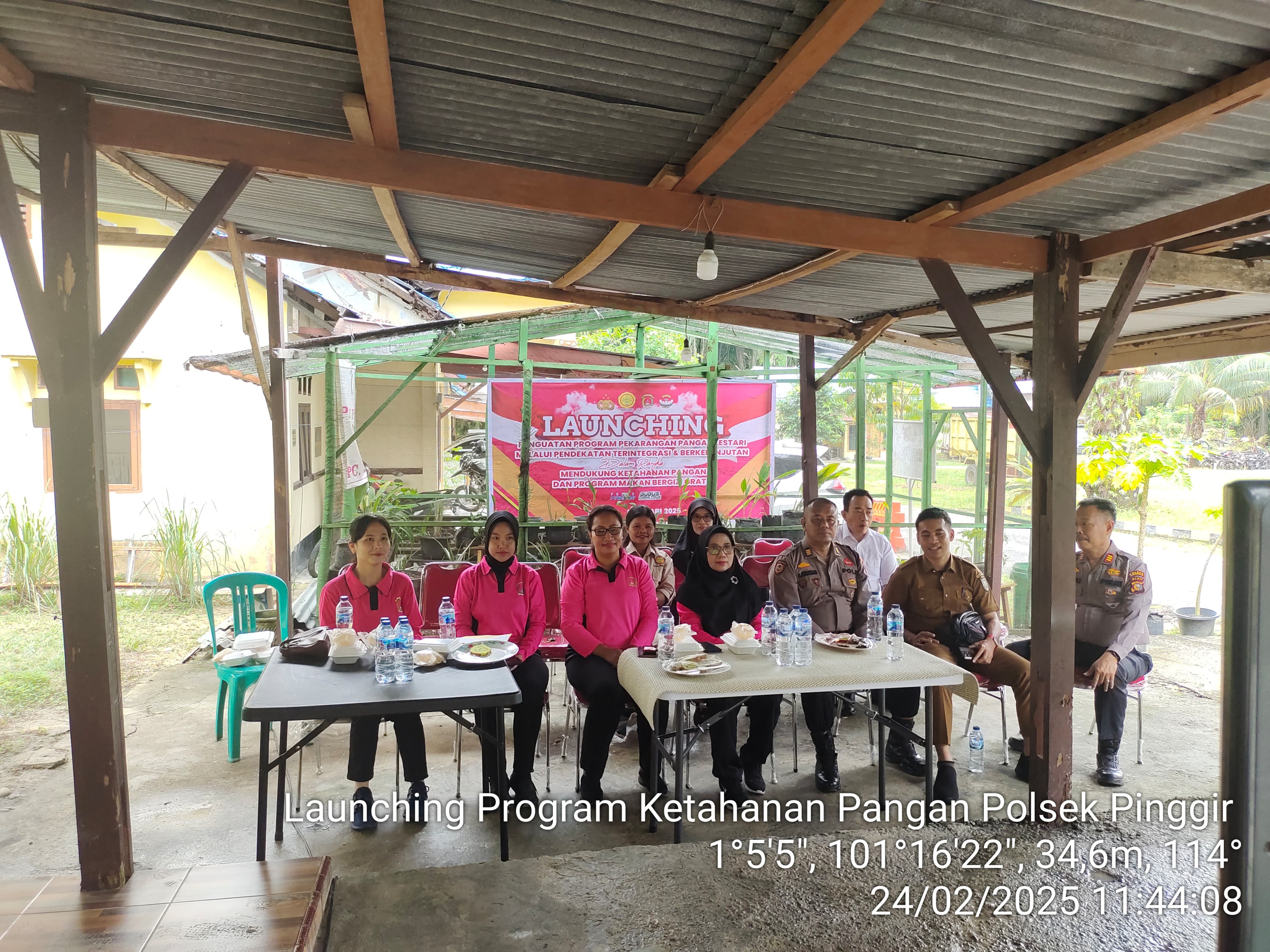LAUNCHING PROGRAM PENGUATAN PEKARANGAN PANGAN LESTARI (P2L) POLSEK PINGGIR