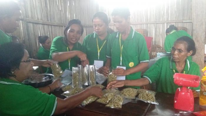 PENGOLAHAN KRIPIK PISANG KELOR