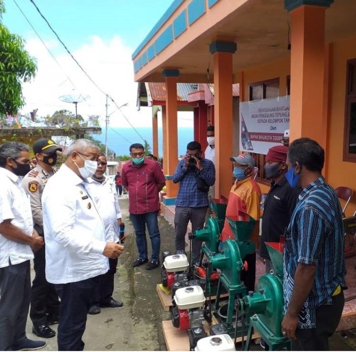 PENYERAHAN BANTUAN MESIN PENGGILING TEPUNG JAGUNG OLEH WALIKOTA TIDORE KEPULAUAN (Capt ALI IBRAHIM) KEPADA KELOMPOK TANI DIKELURAHAN AFA-AFA, KECAMATAN TIDORE UTARA, KOTA TIDORE KEPULAUAN
