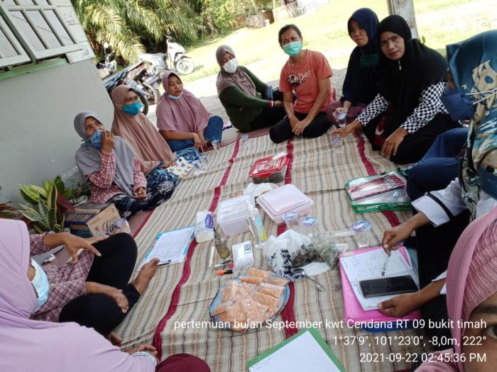 PERBANYAKAN AGEN HAYATI TRICHODERMA DI KWT CENDANA KELURAHAN BUKIT TIMAH KECAMATAN DUMAI SELATAN