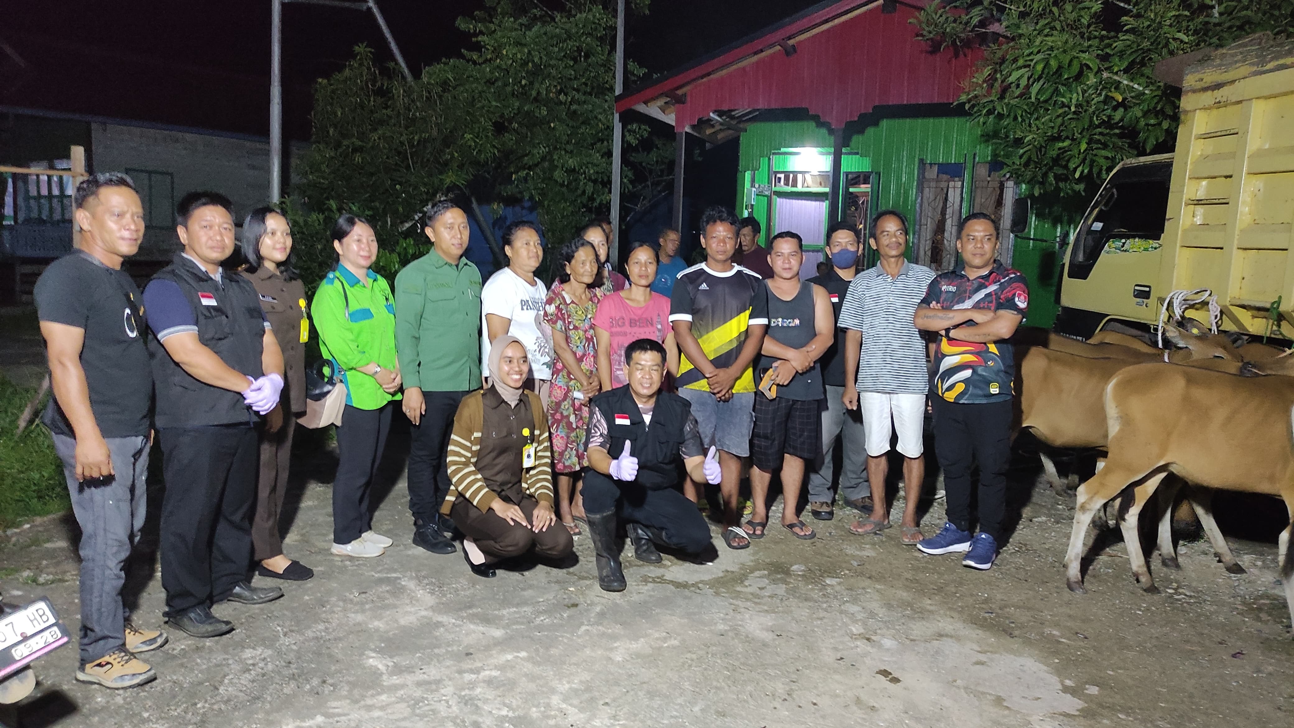 Pemkab Gunung Mas Salurkan Bantuan Ternak Kepada Kelompok Tani