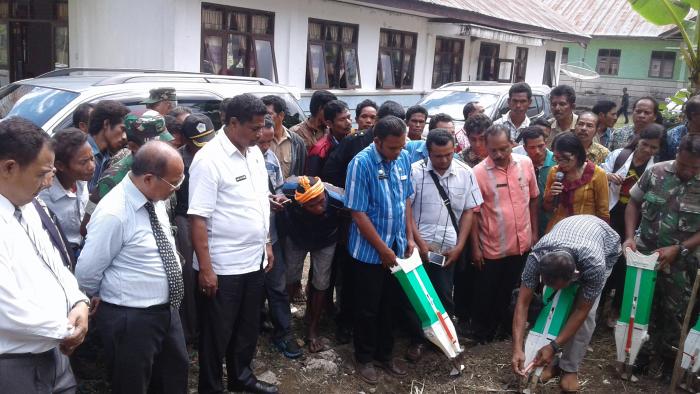 PENCANANGAN ALAT TANAM JAGUNG MANUAL