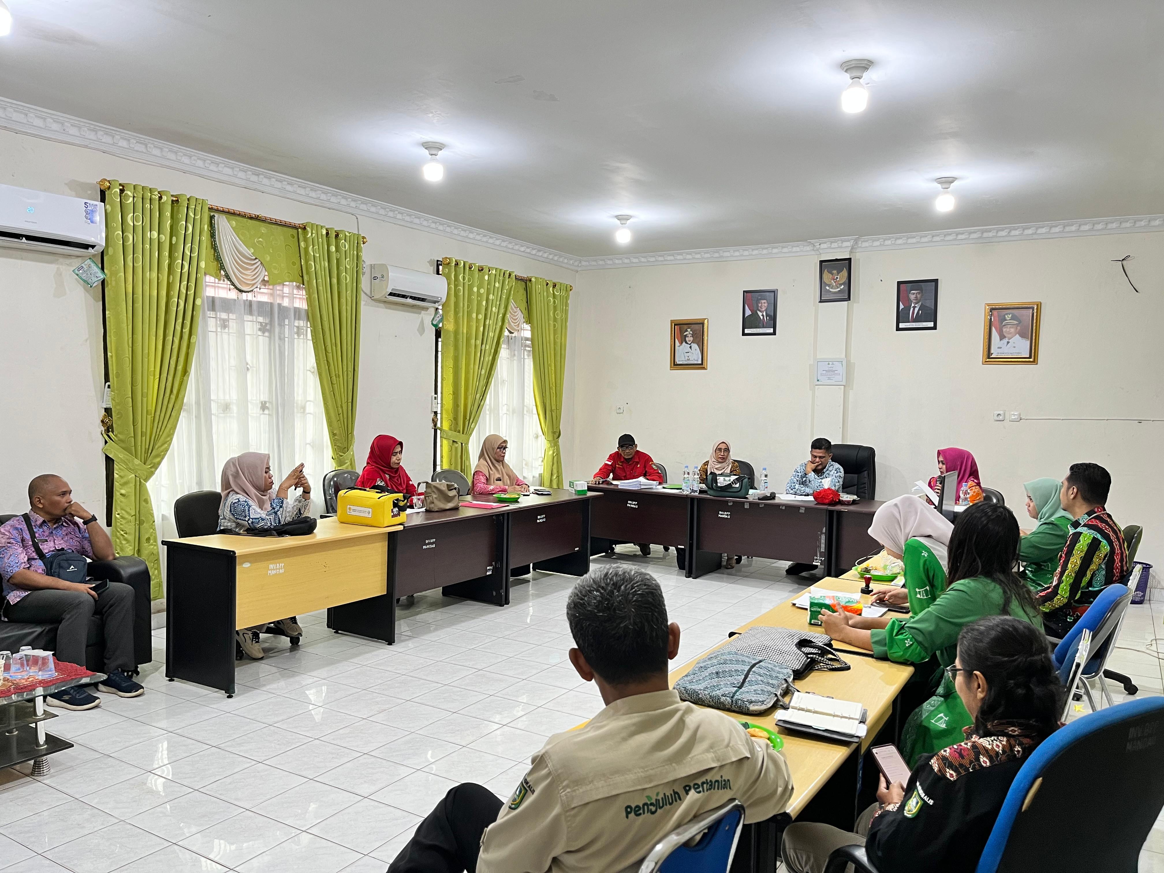 DINAS TANAMAN PANGAN, HORTIKULTURA, DAN PETERNAKAN KABUPATEN BENGKALIS GELAR PERTEMUAN BULANAN PENYULUH KECAMATAN DI MANDAU
