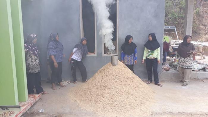 Pembuatan Arang Sekam