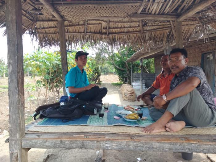 Kunjungan Penyuluh Pertanian Desa Tinga-tinga Bersama Pembantu Mantri Tani Di Subak Tinga-tinga
