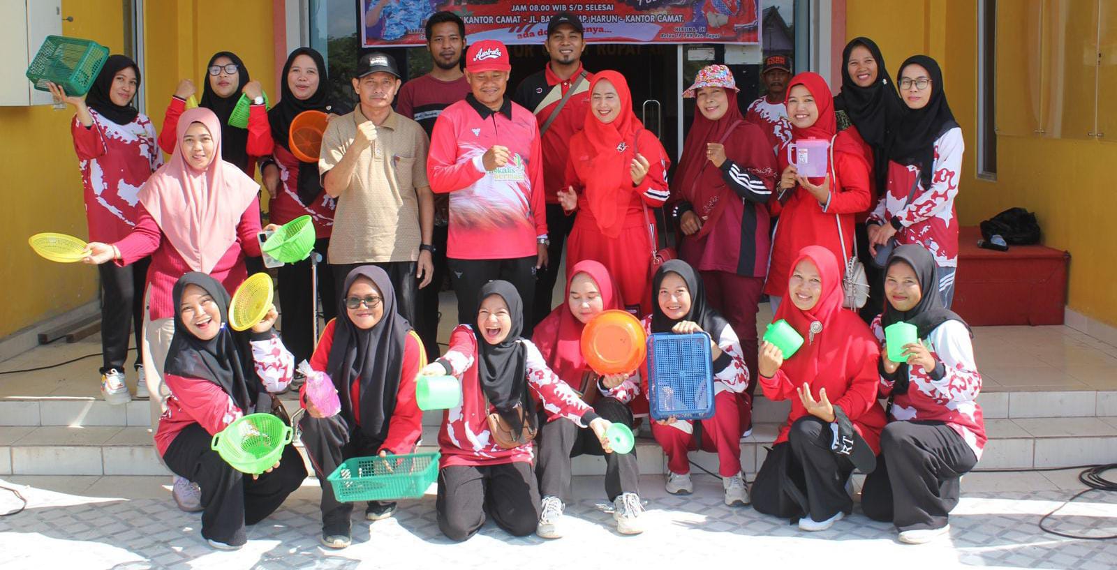 TP PKK KECAMATAN RUPAT MENGADAKAN JALAN SANTAI