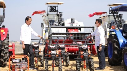 MANFAATKAN ALSINTAN DALAM MENGGELOLA PASCA PANEN PERTANIAN