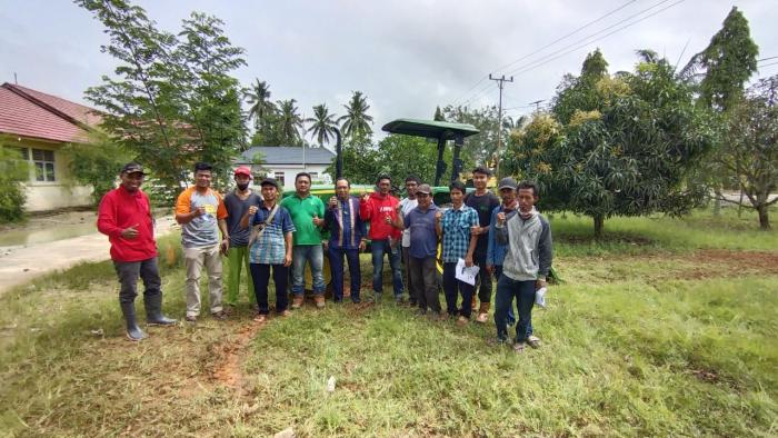 Implementasi Teknologi Olah Tanah Traktor Roda 4