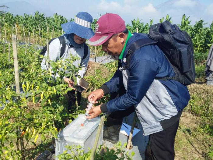 MENAKAR EMISI GAS RUMAH KACA DI BUMI MAKMUR