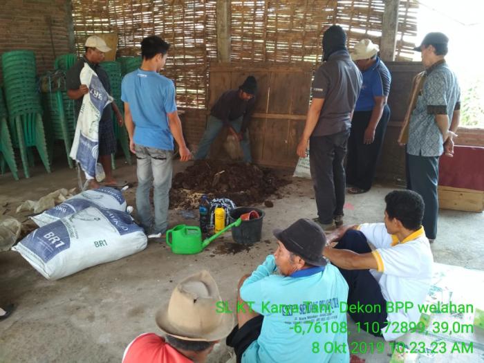 PEMANFAATAN LIMBAH PERTANIAN SEBAGAI KOMPOS