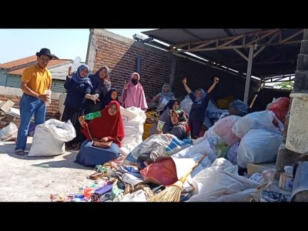 KEGIATAN KRPL WANDARLING DESA NGARGOSARI KEC. KEBOMAS KABUPATEN GRESIK